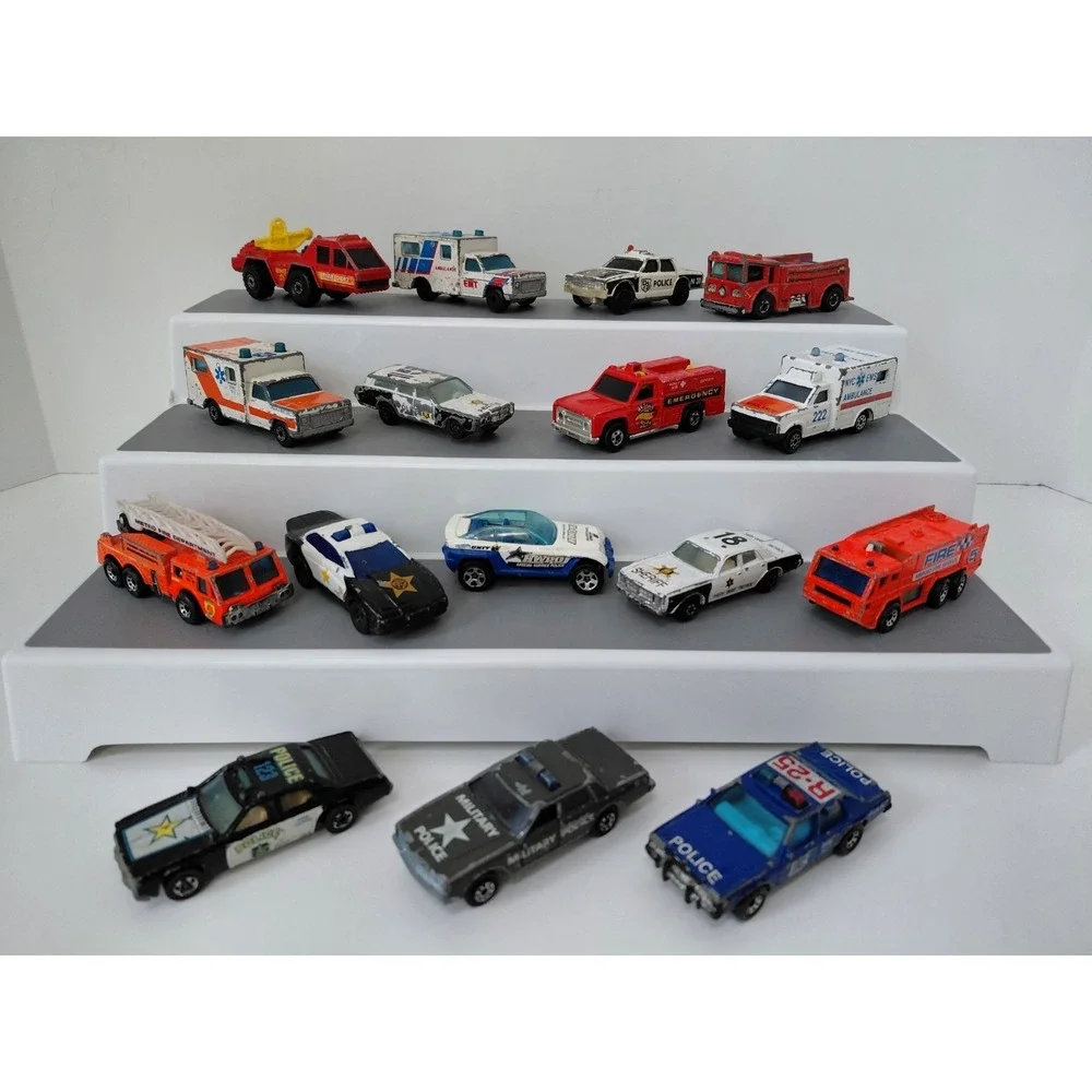 LOT‎ of 16 Variety Die Cast Cars EMS Police Fire Vehicles 70s - 90s